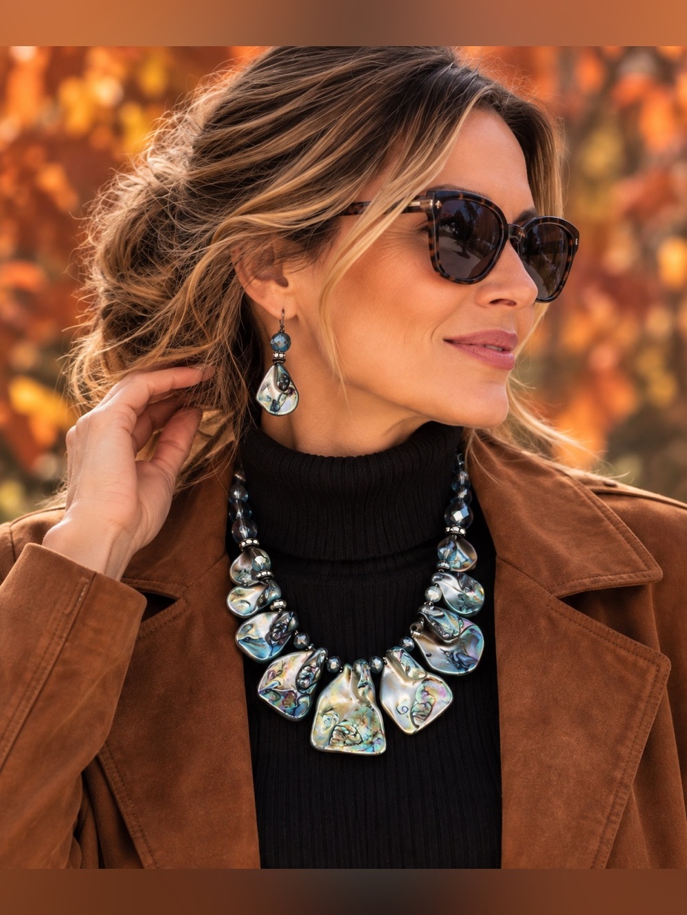 VINMOD Designs Natural Shells with Gray Crystal Vintage Accents -  Necklace 20"